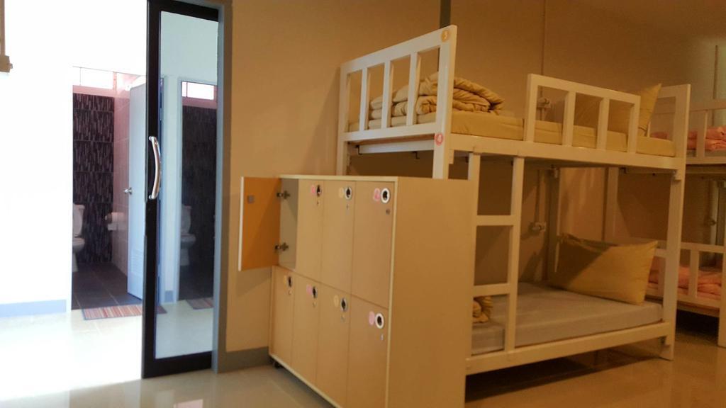 Wanderlust Bangkok Hostel Bagian luar foto