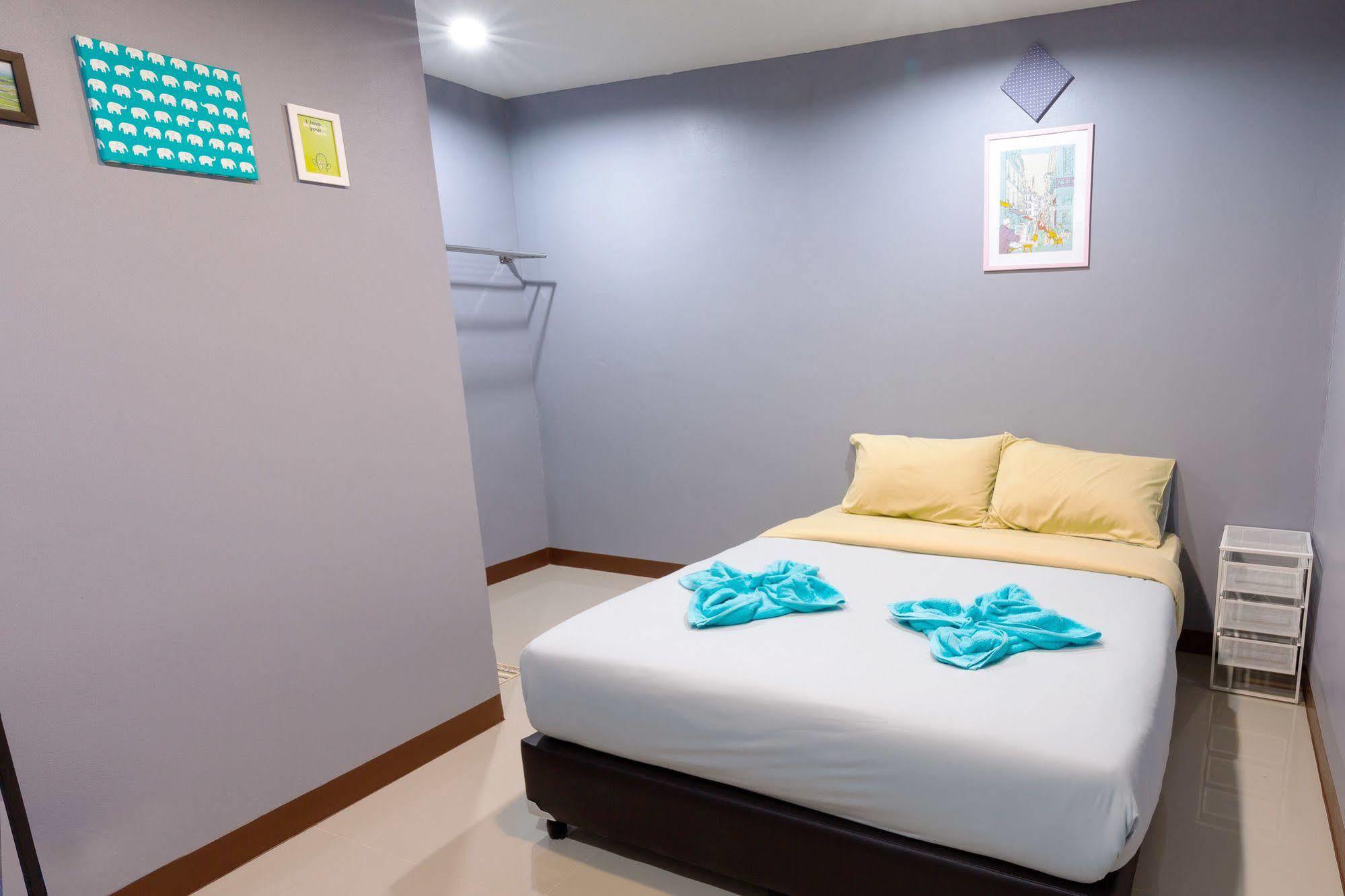 Wanderlust Bangkok Hostel Bagian luar foto