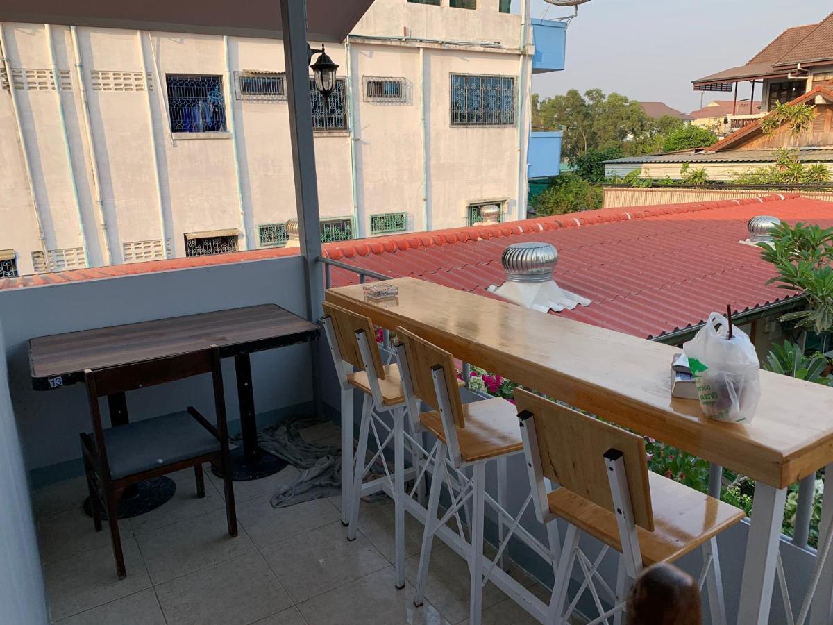 Wanderlust Bangkok Hostel Bagian luar foto