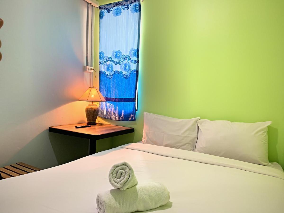 Wanderlust Bangkok Hostel Bagian luar foto